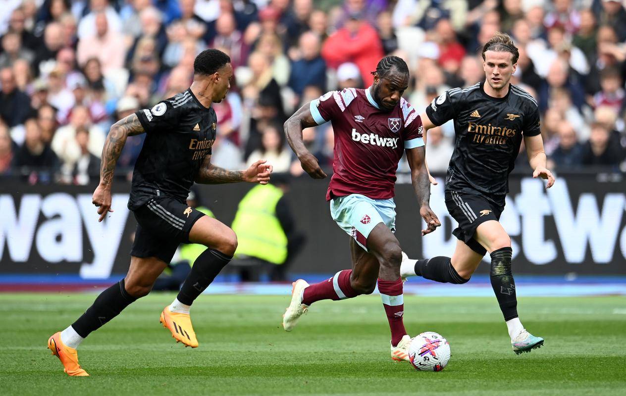 爱游戏在线-西汉姆联对冲切尔西，伦敦德比备受期待