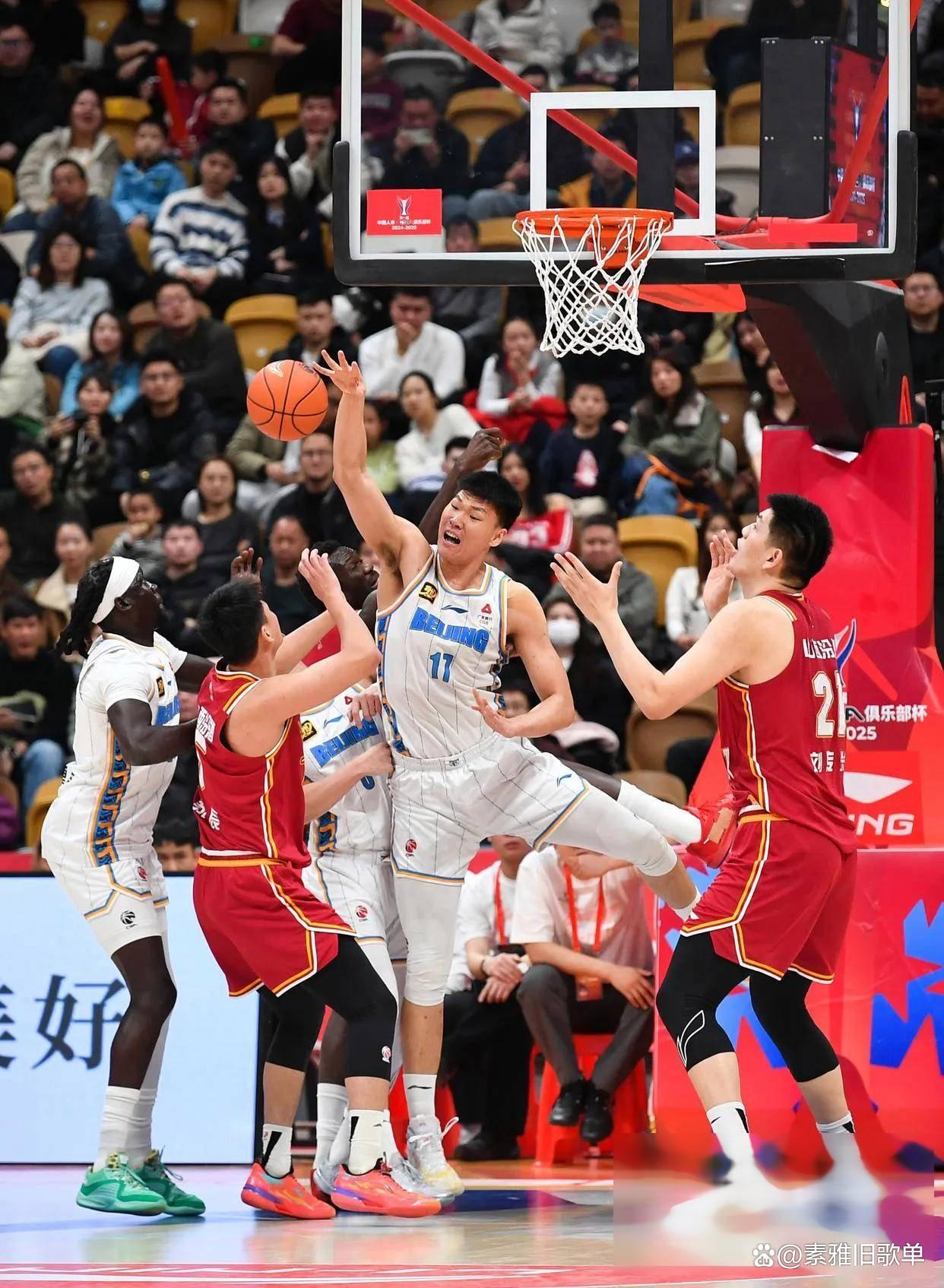 中国男篮不敌马刺，战术破绽暴露无遗