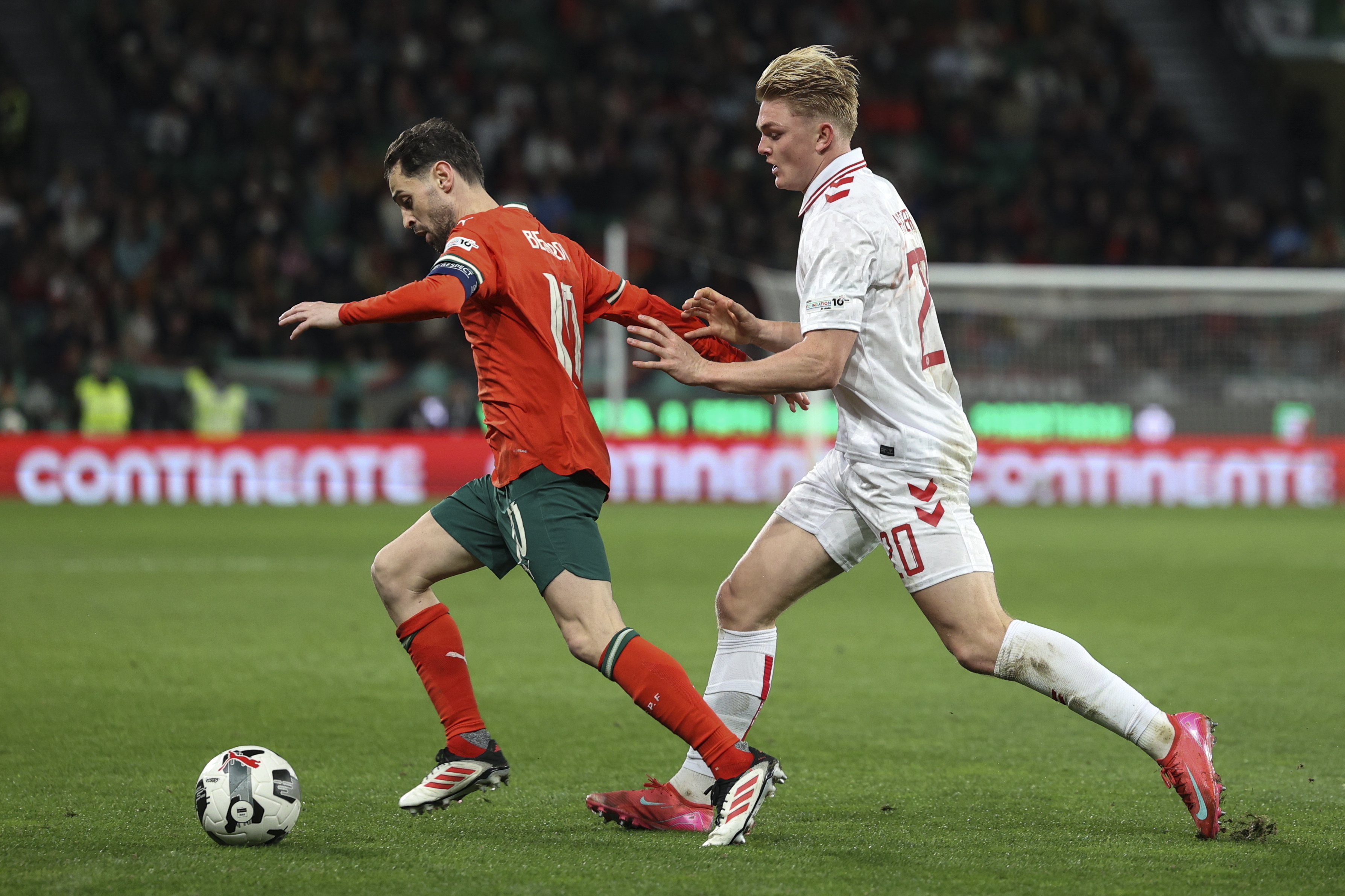 爱游戏体育链接-欧国联半决赛双方硬仗即将展开