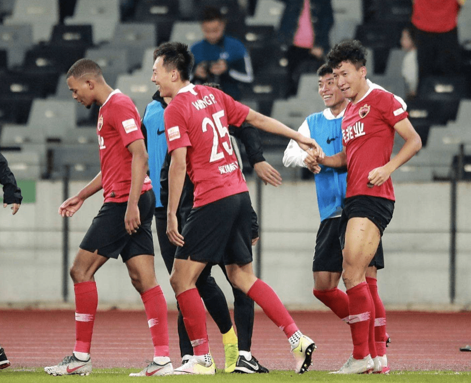 江苏苏宁逆转战胜深圳佳兆业，稳固前四位置的简单介绍