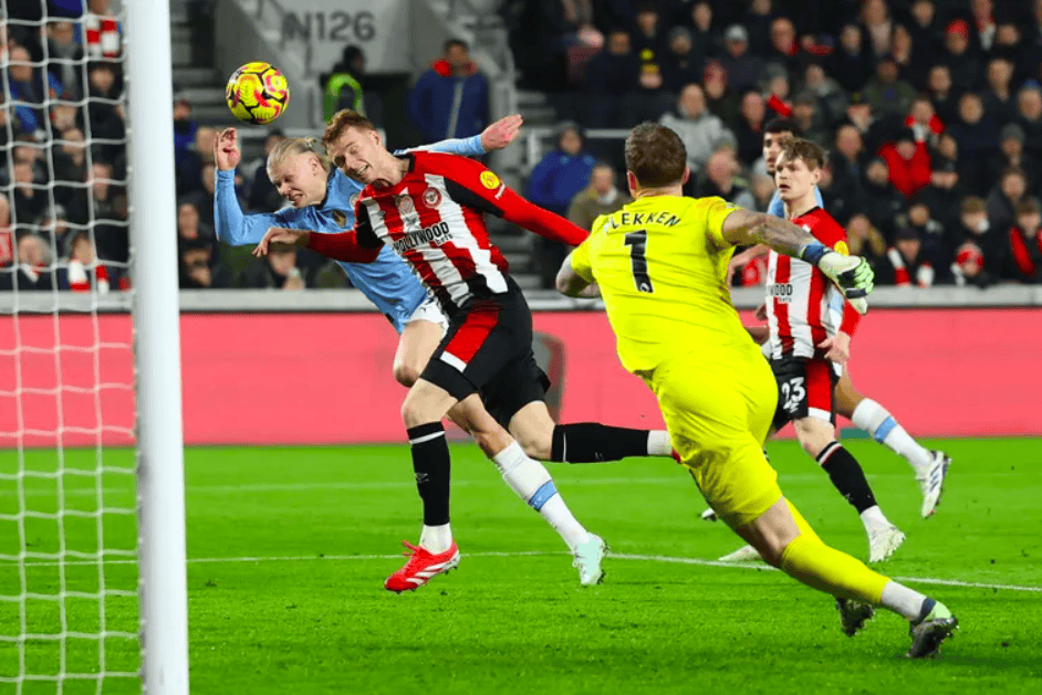 包含豪门对决掀起球迷狂热震撼比赛吸引无数目光的词条