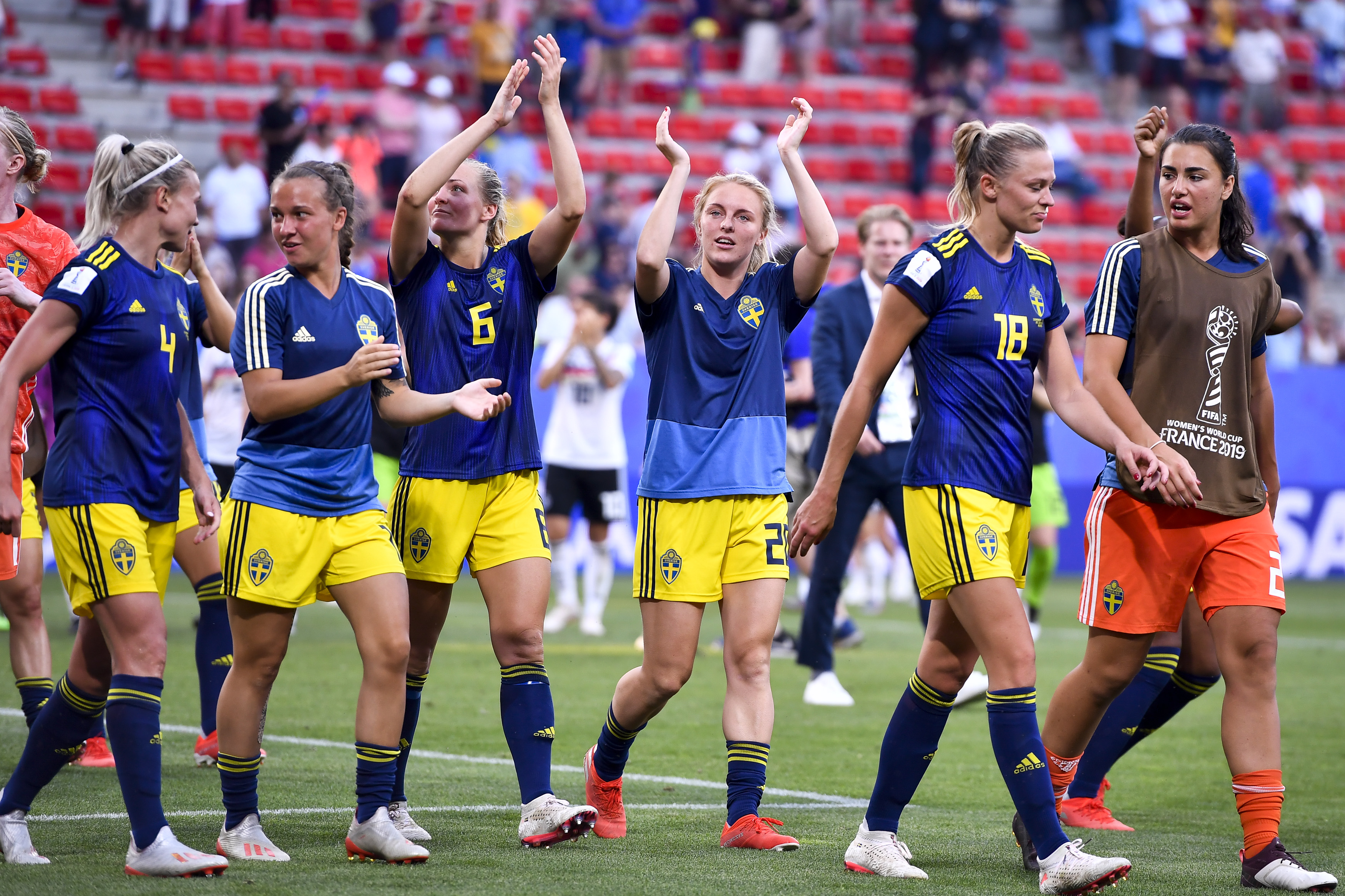 关于瑞典队惊险晋级欧洲预选赛，取得突破性胜利的信息