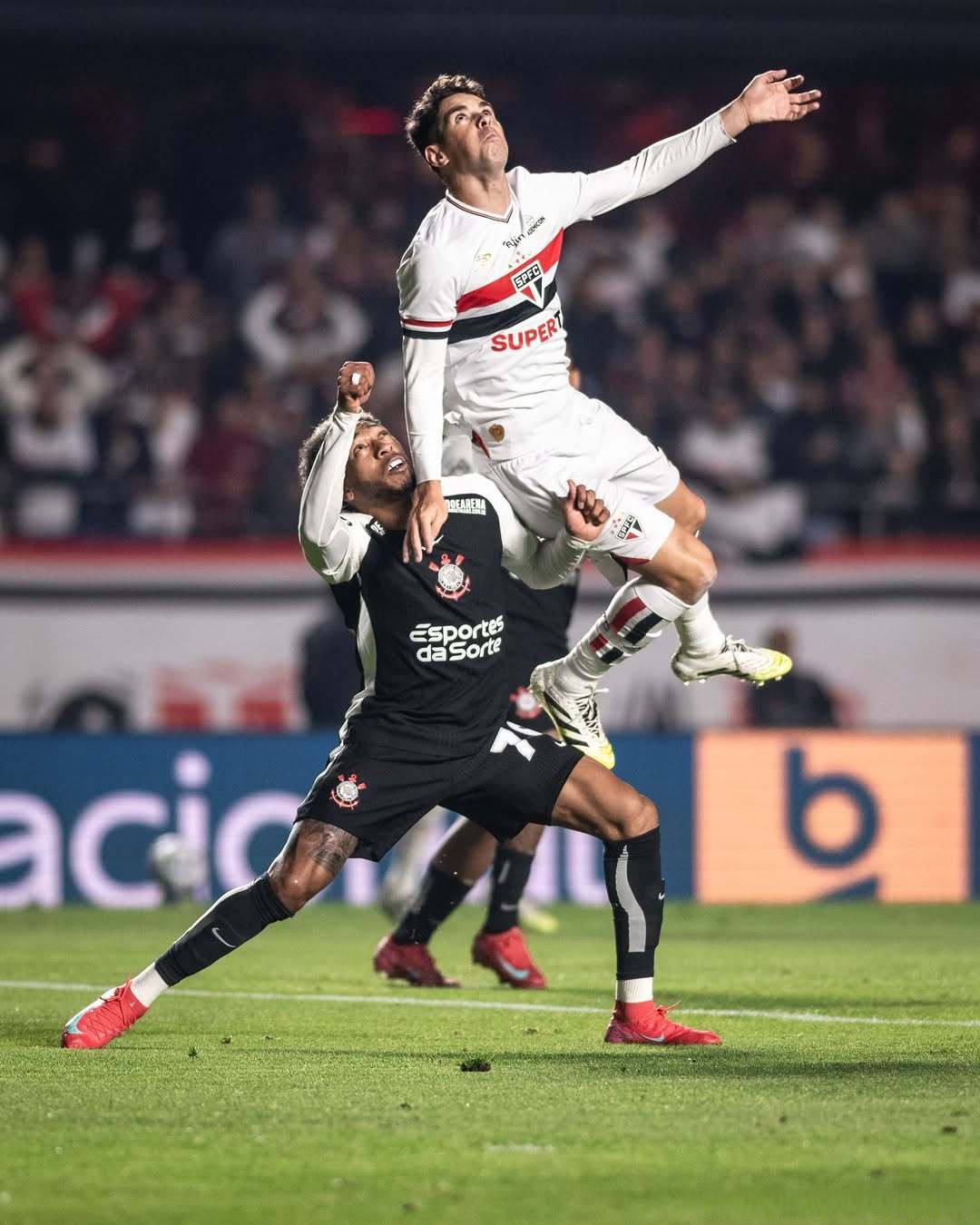 爱游戏入口-巴伦西亚主场战胜拉斯帕尔马斯，晋级领先的简单介绍