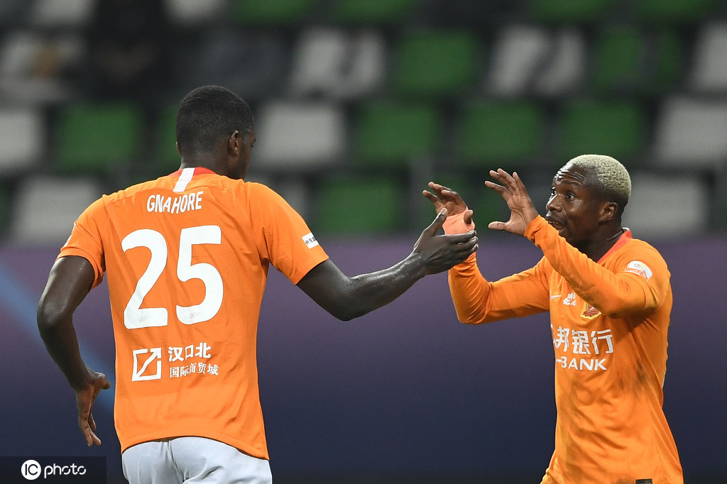 关于关键时刻球员冷静应对，逆转胜利收入囊中的信息