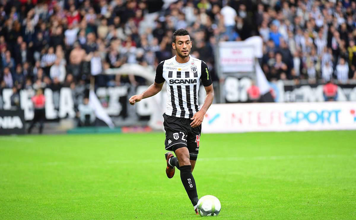 包含里昂客场击败蒙彼利埃,保持主场不败的词条 包含里昂客场击败蒙彼利埃,保持主场不败的词条